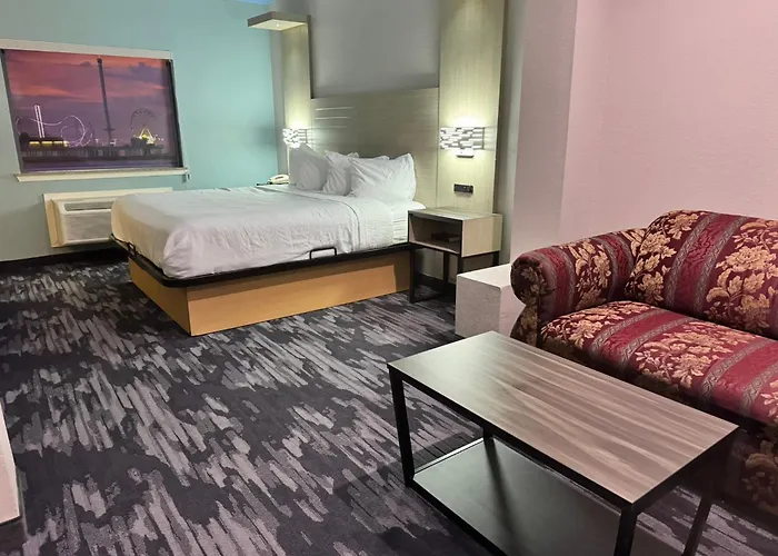 Baymont By Wyndham Texas City