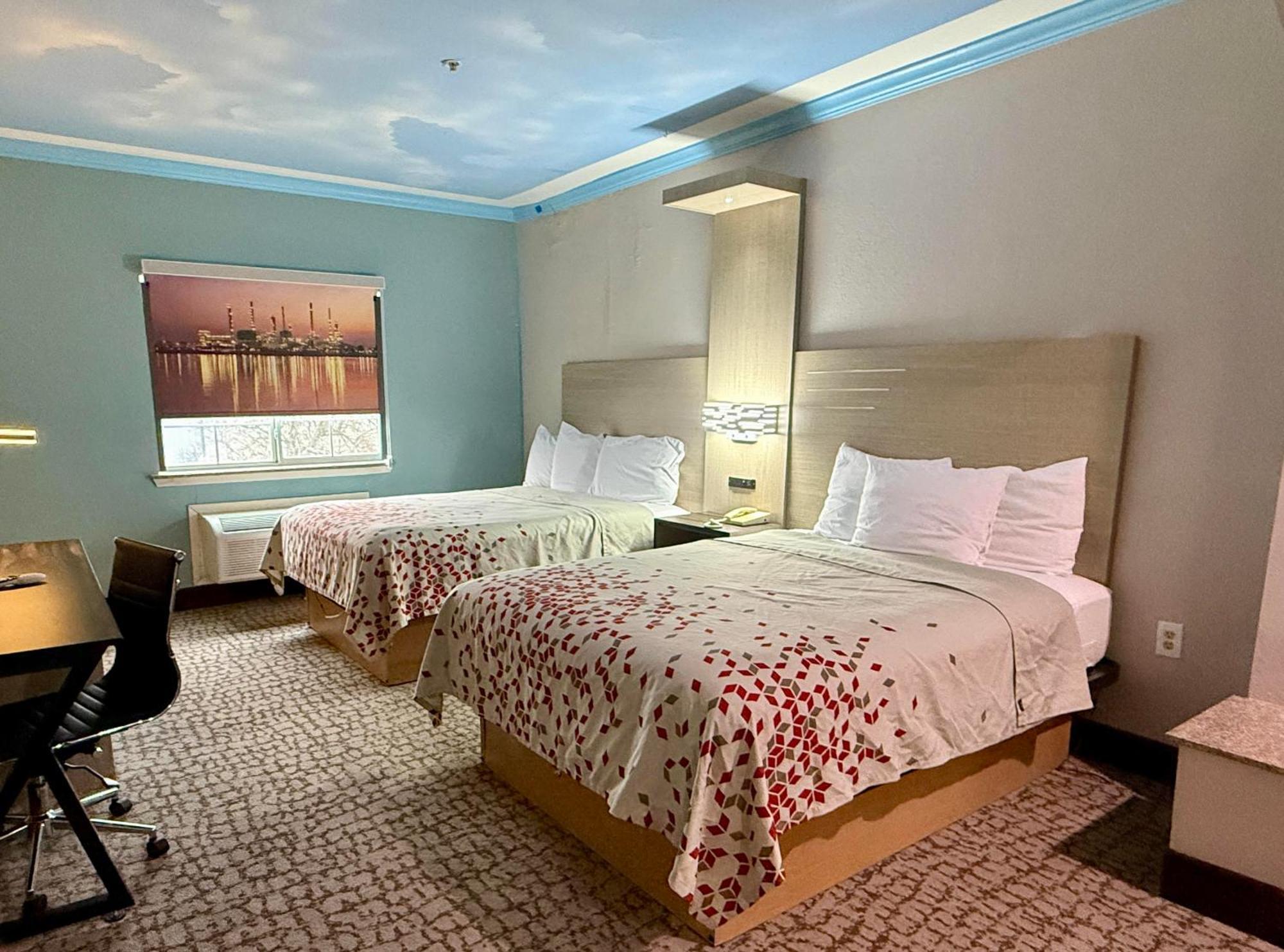 Baymont By Wyndham Texas Hotel 3*