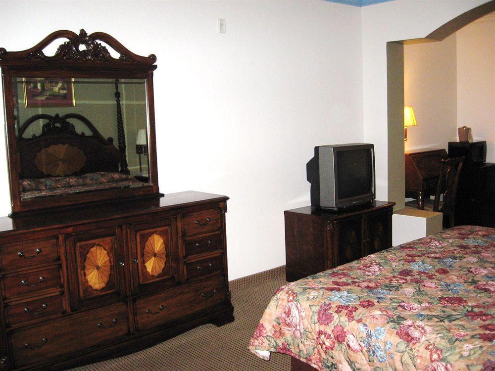 Baymont By Wyndham Texas Hotel Texas City
