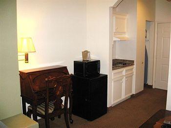 Baymont By Wyndham Texas Hotel 3*