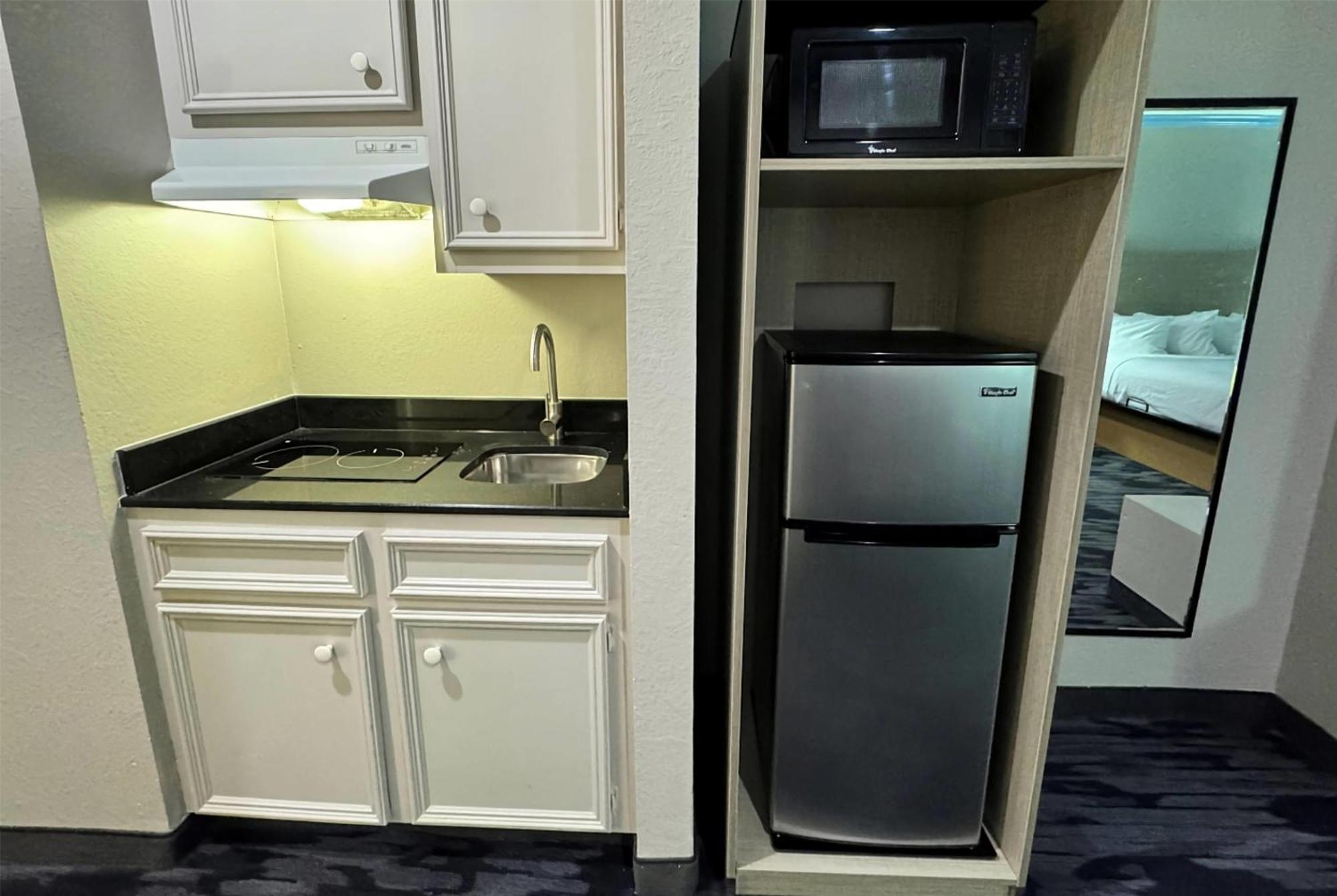 Hotel Baymont By Wyndham Texas 3*