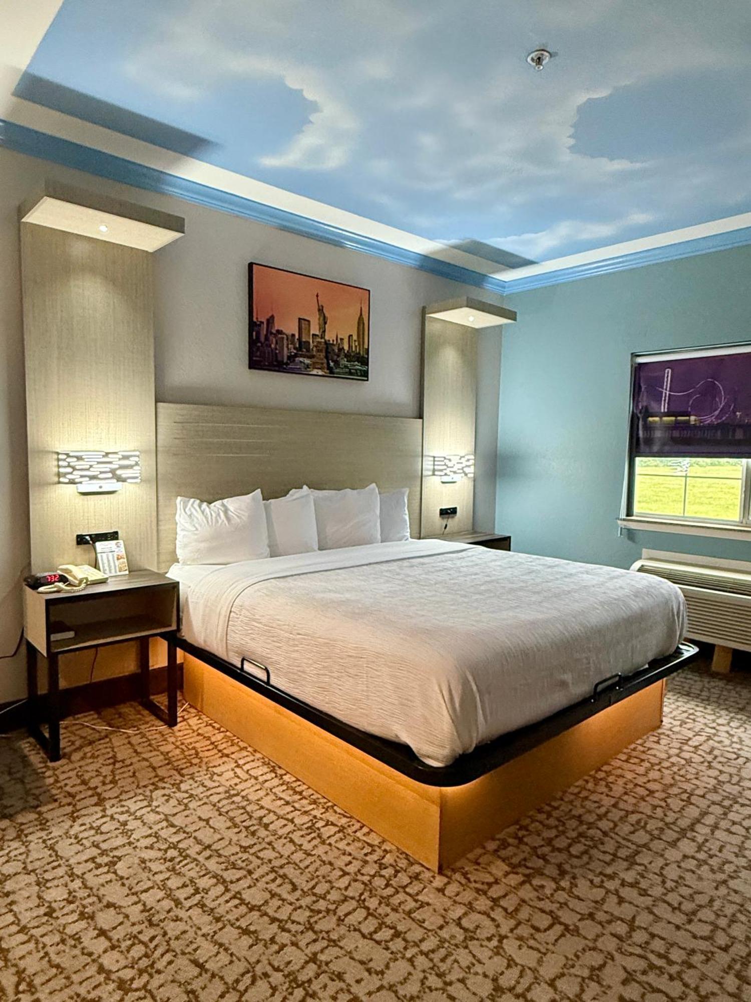 Baymont By Wyndham Texas Hotel 3*