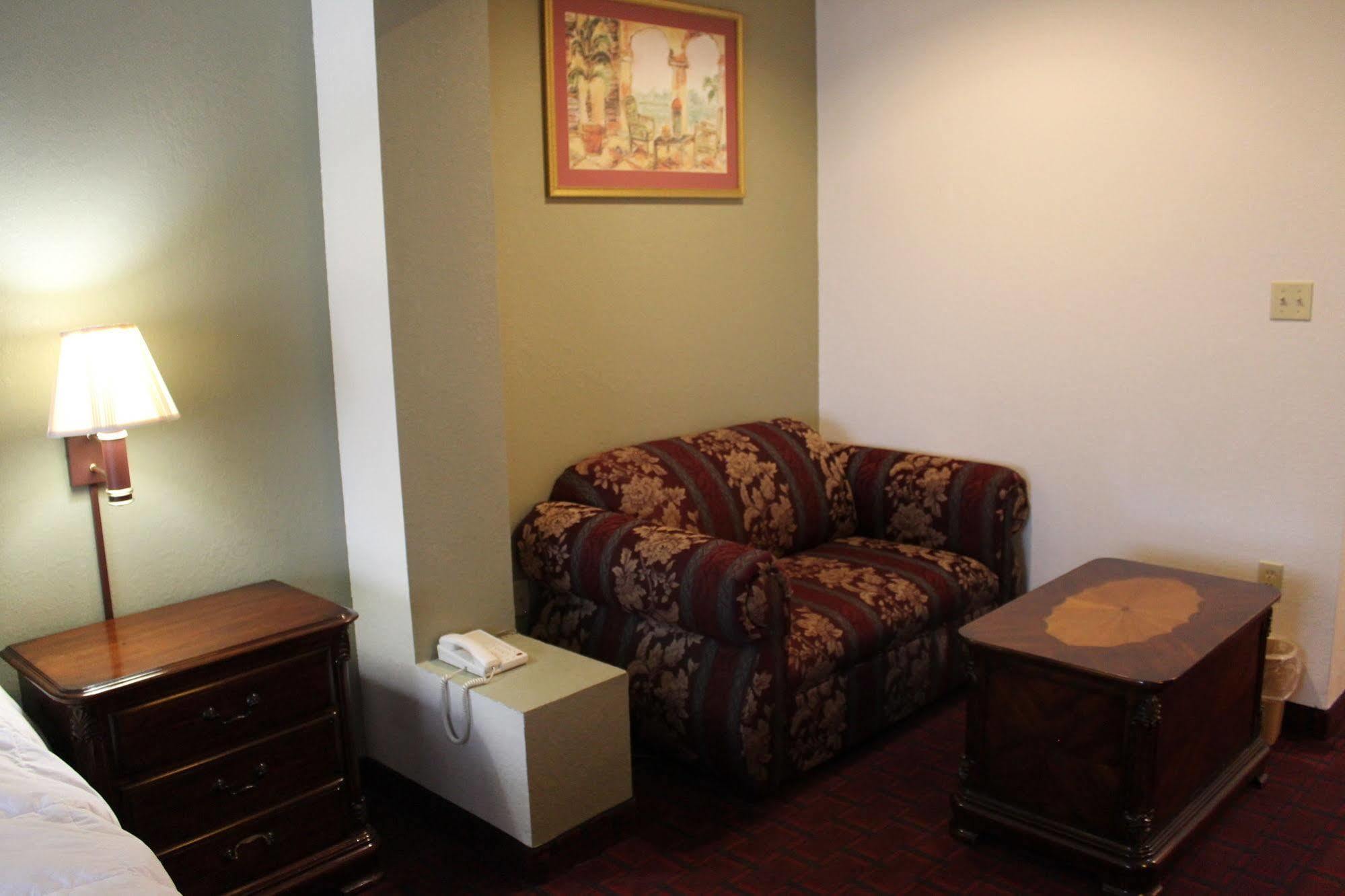 Baymont By Wyndham Texas Hotel 3*